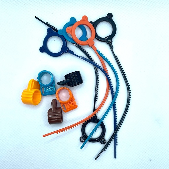 Beyblade Metal Masters Lot of 5 With Carrying Case and Accesories - Picture 4 of 9